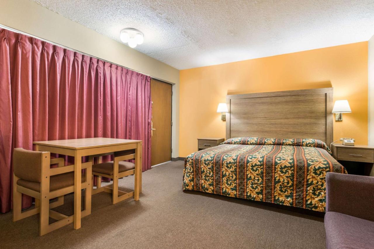 The Wander Hotel Гетлинбург Екстериор снимка