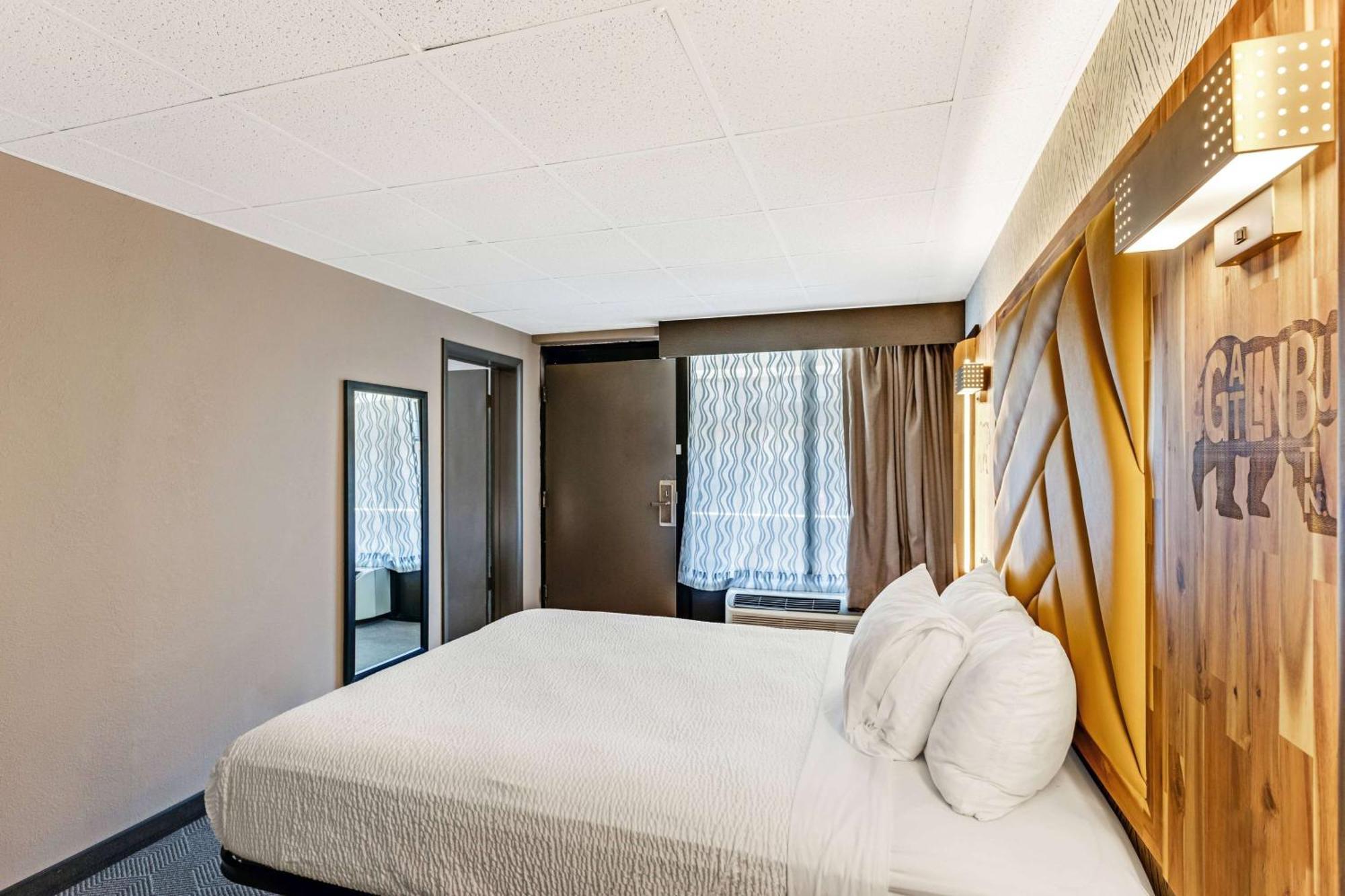 The Wander Hotel Гетлинбург Екстериор снимка