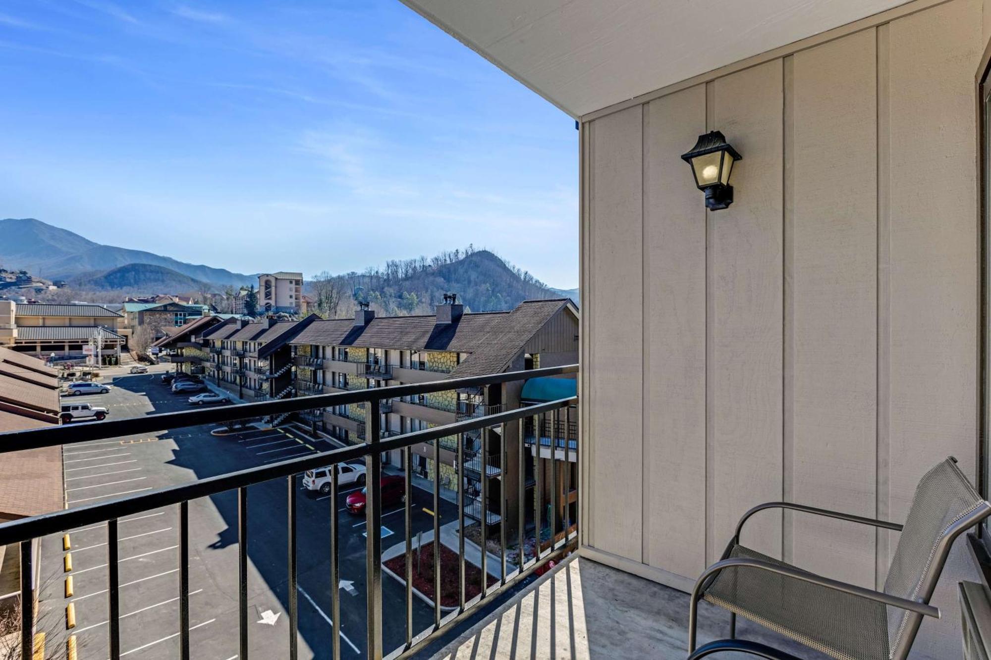 The Wander Hotel Гетлинбург Екстериор снимка